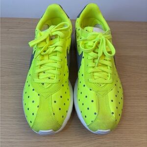 Nike Rosche LD 1000 Neon‎ Yellow Polka Dot Sneakers Woman’s 9.5 Like New!!!